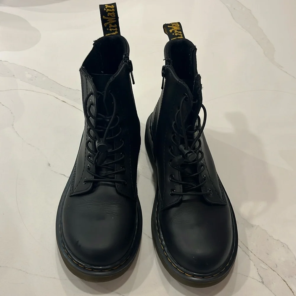 Dr. Martens - Picture 1 of 7